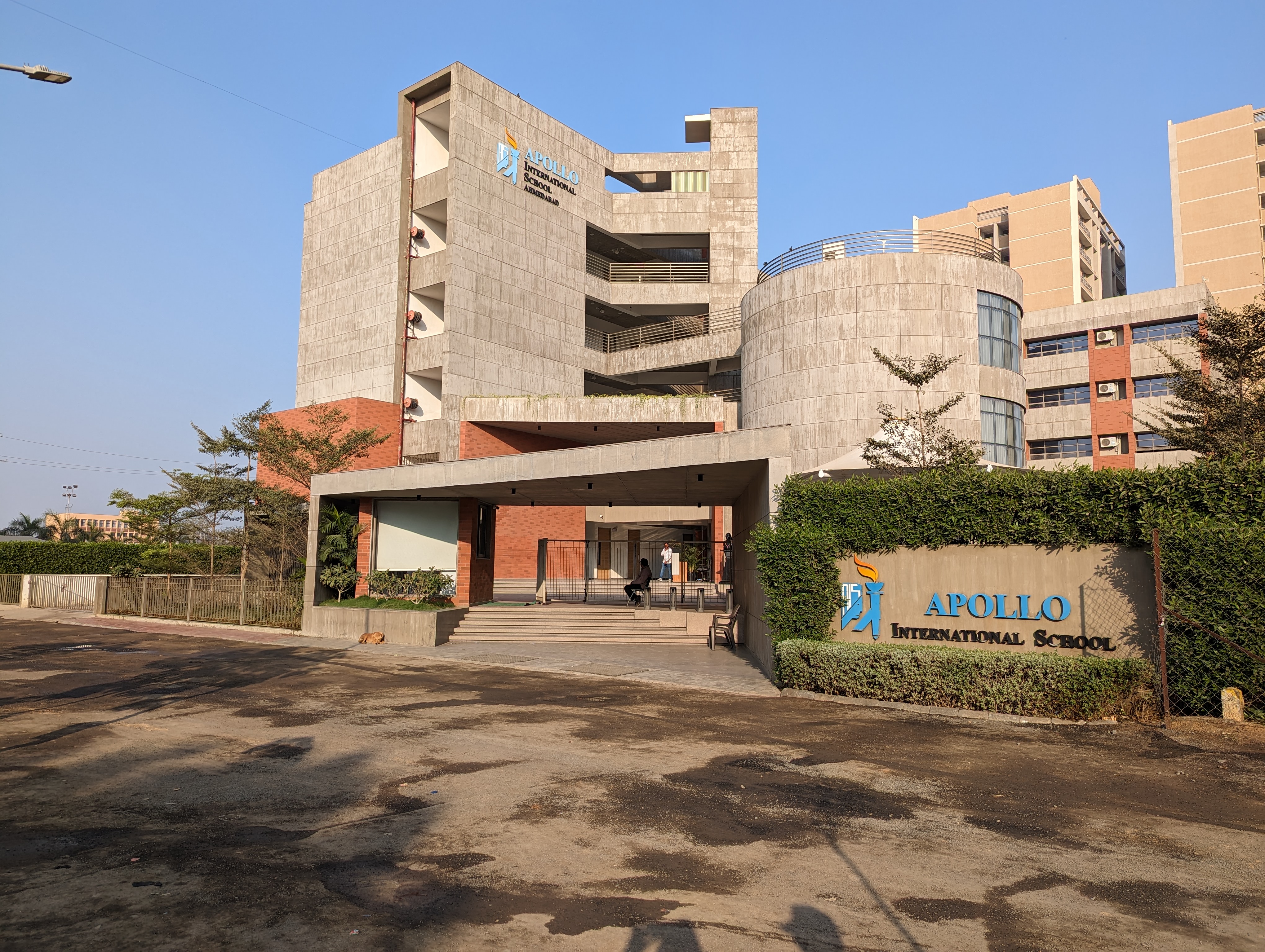 Apollo School